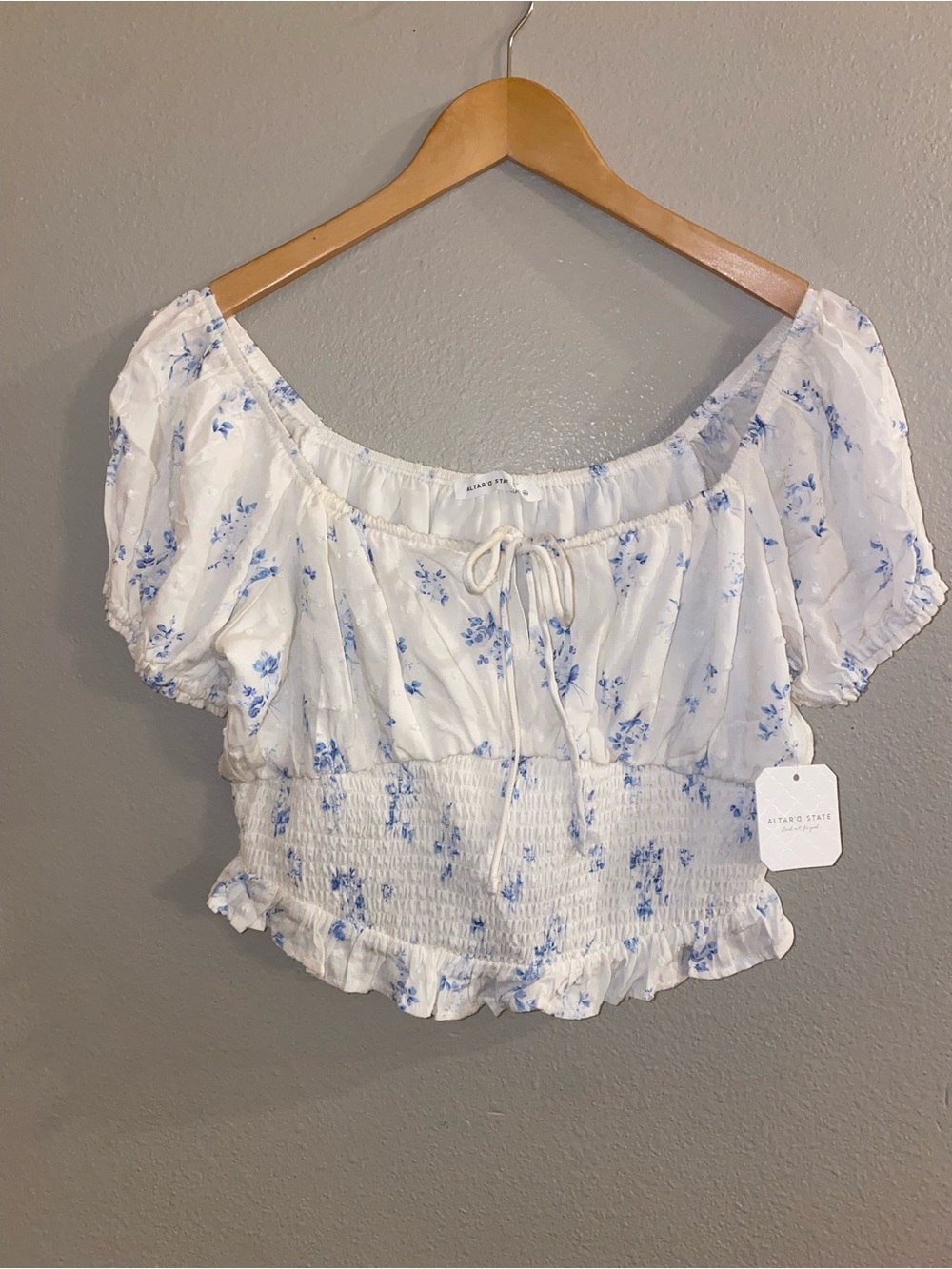 Altar'd State White Blue Floral Smocked Crop Top Blouse NWT Size XL Cottagecore